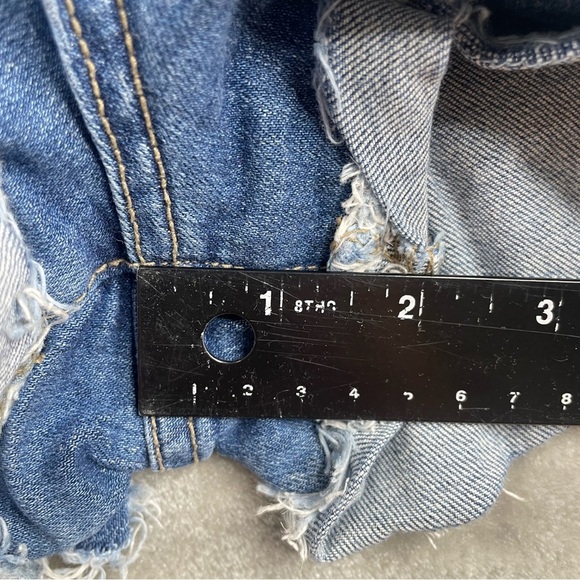 Bebe Classic Blue Distressed Ripped Jean Shorts Size 28 - Picture 9 of 9